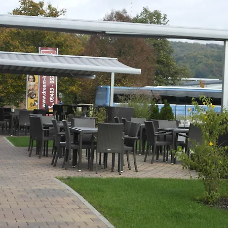 雷根斯堡奥斯特甜梦酒店 特格尔恩海姆