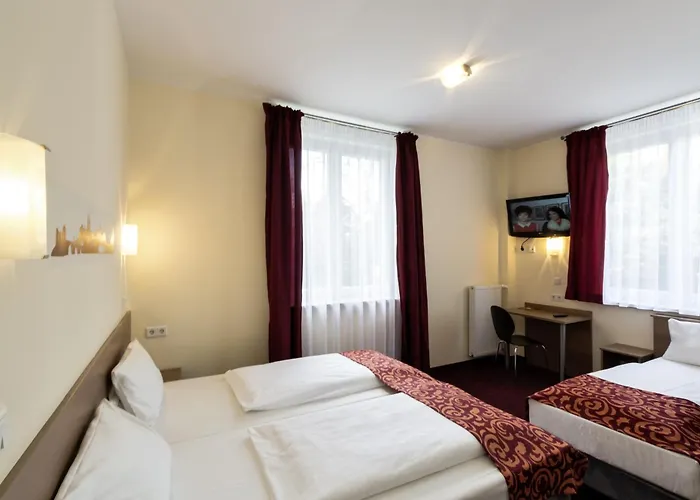 Отель Dream Regensburg Ost 3*