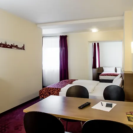 Dream Regensburg Ost 3*