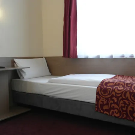 Dream Regensburg Ost Otel 3*