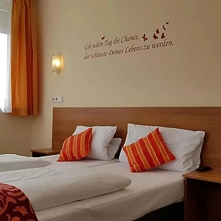מלון Dream Regensburg Ost 3*