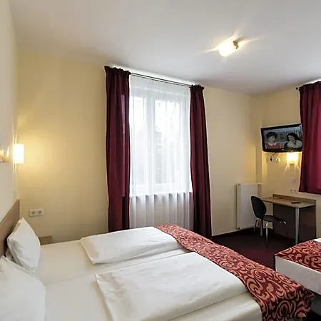 Dream Regensburg Ost 3*
