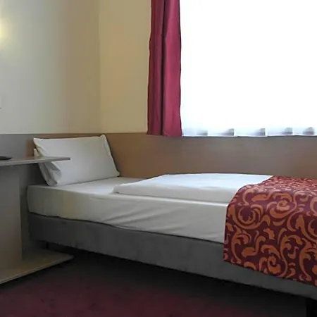 Dream Regensburg Ost מלון 3*