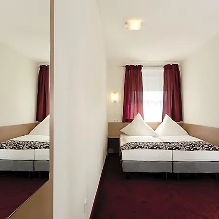 Dream Regensburg Ost Hotel 3*
