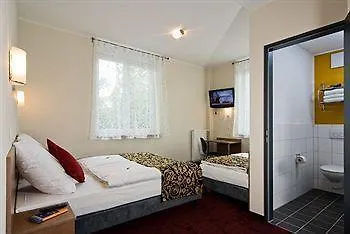 Otel Dream Regensburg Ost 3*