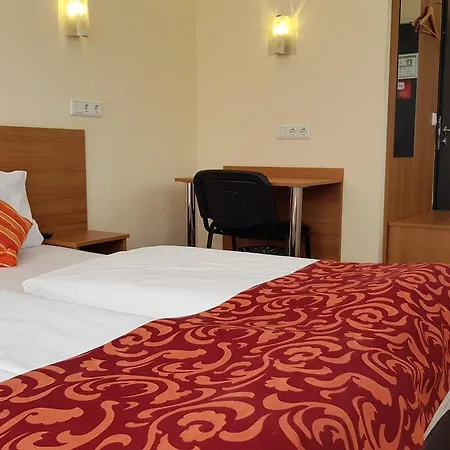 Dream Regensburg Ost 3* تيغيرنهايم