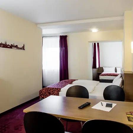 Dream Regensburg Ost 3*