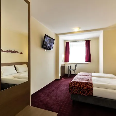 Dream Regensburg Ost מלון 3*