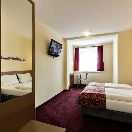 Dream Regensburg Ost Hotel 2*